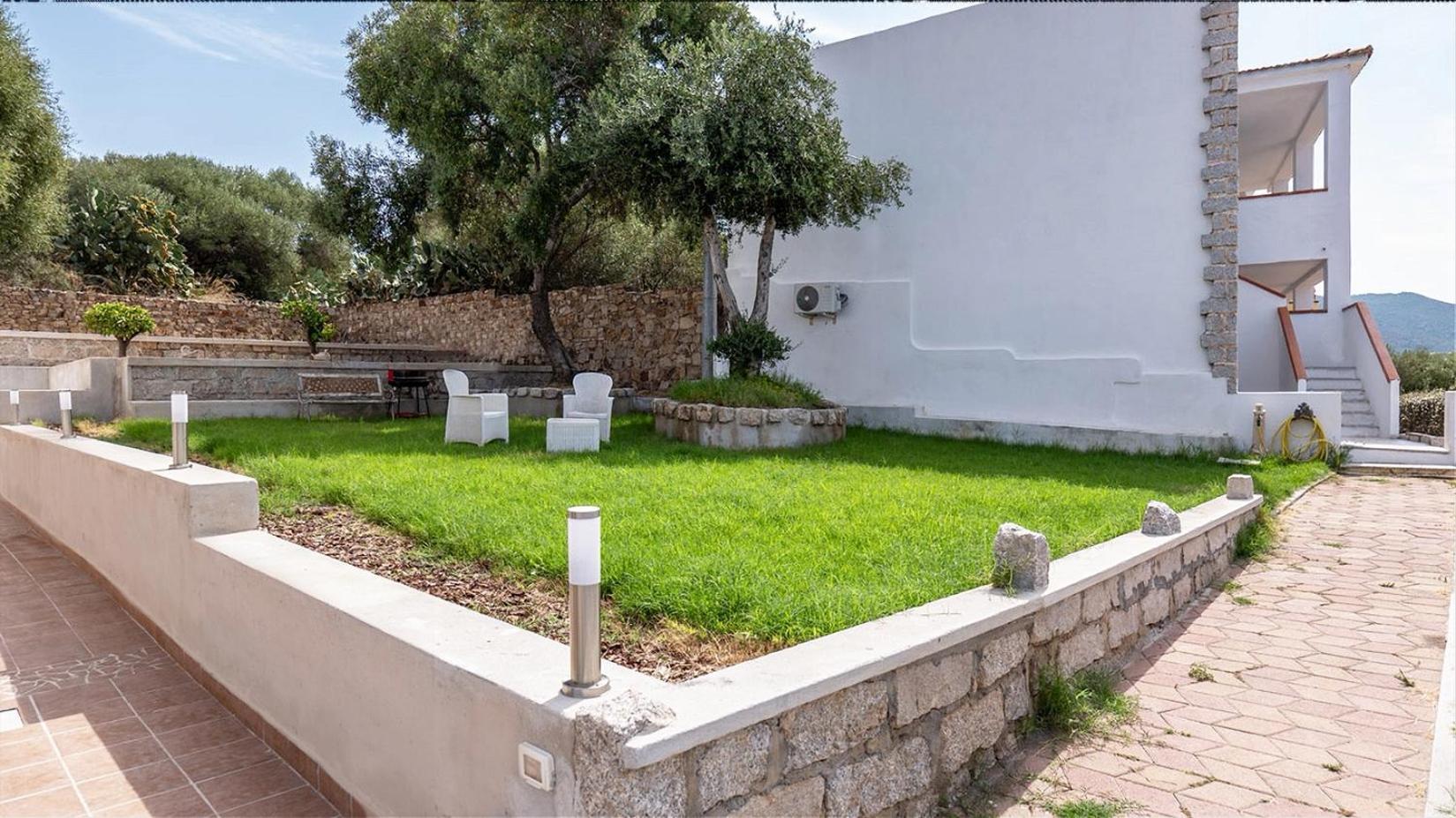 Beb Con Piscina Villa Del Borgo Badesi Exterior foto