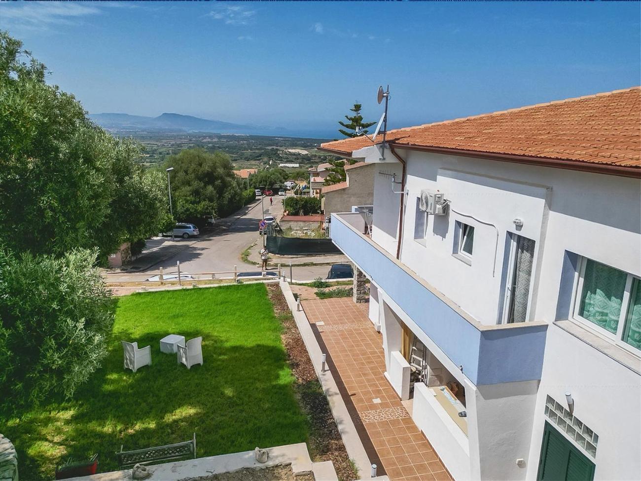 Beb Con Piscina Villa Del Borgo Badesi Exterior foto