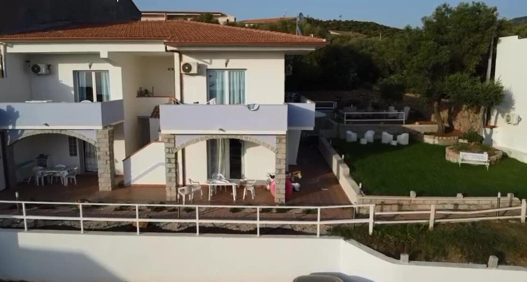 Beb Con Piscina Villa Del Borgo Badesi Exterior foto